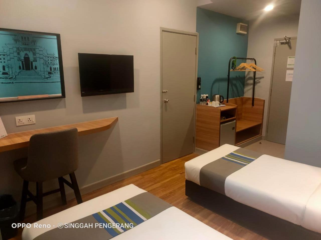 Singgah Hotel *