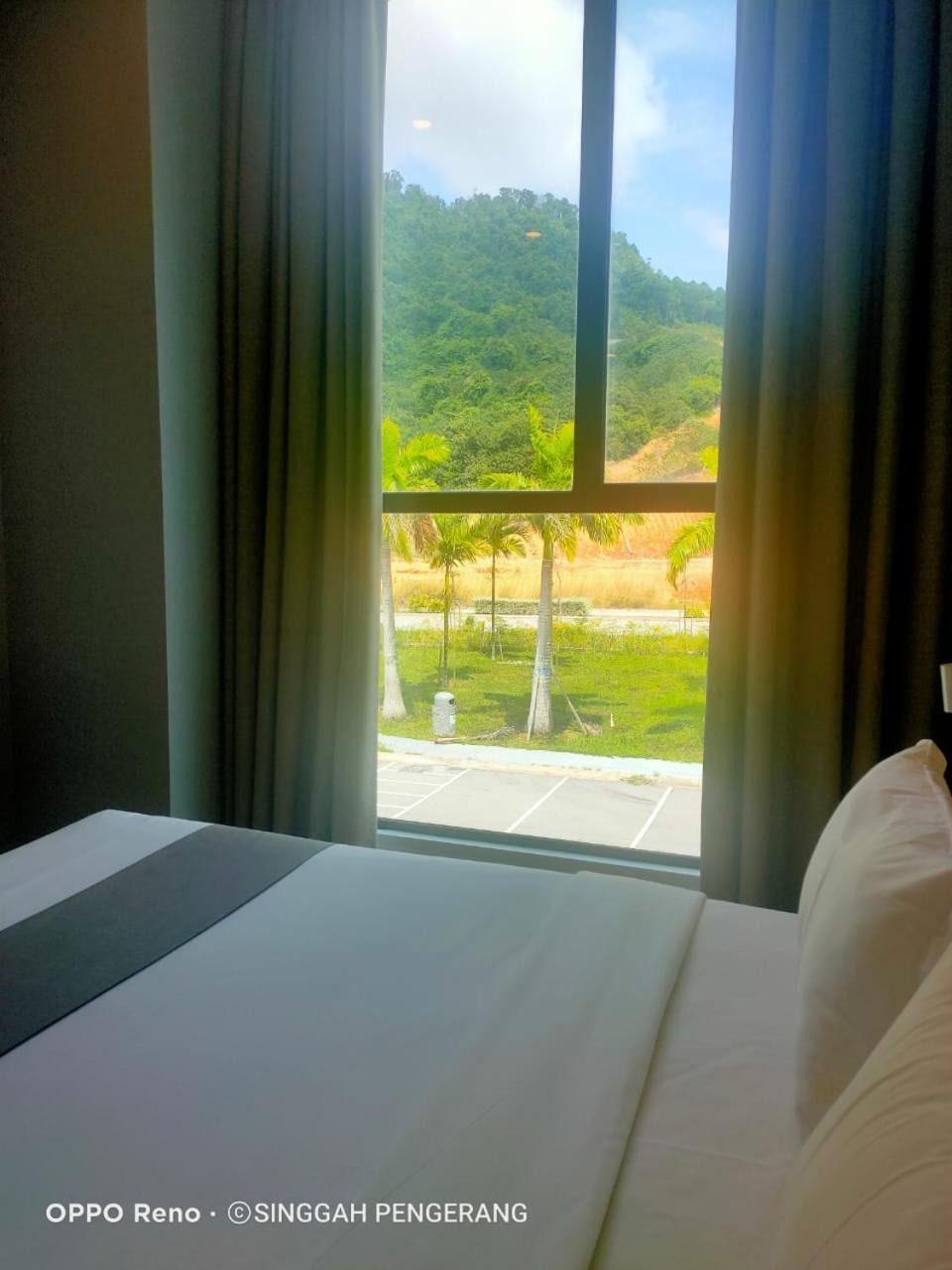 Singgah Hotel *